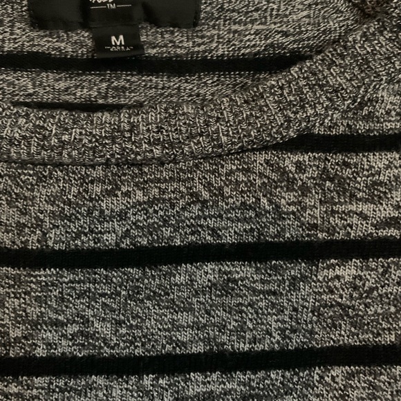 Women’s Mossimo sweater - Picture 7 of 7